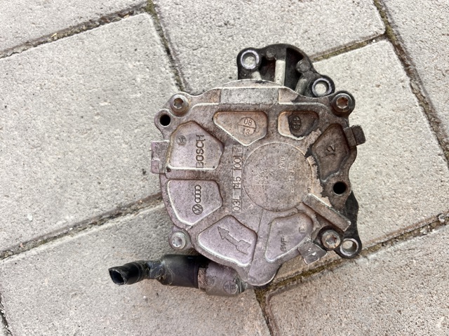 Насос вакуумный Шкода Суперб II