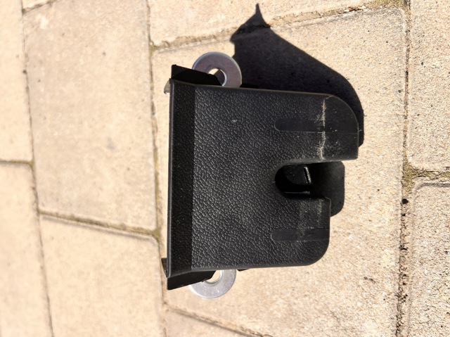 Замок крышки багажника Volkswagen Golf 6