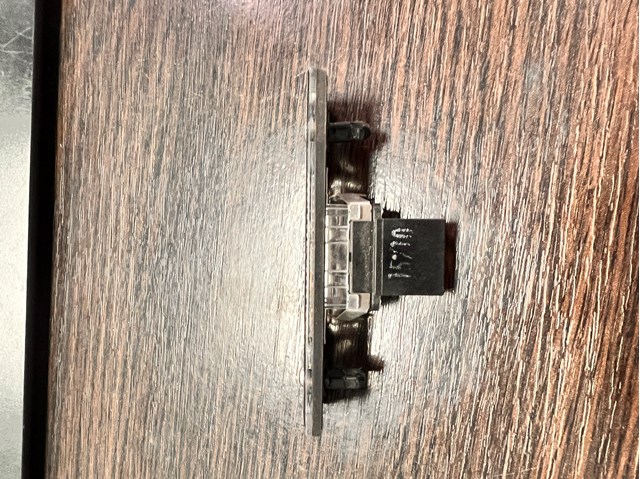 1Z0943021B VAG Фонарь подсветки номерного знака купить в Ужгород