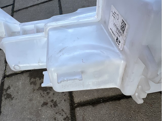 NISSAN 289106UA0A Бачок омывателя в наличии Ровно