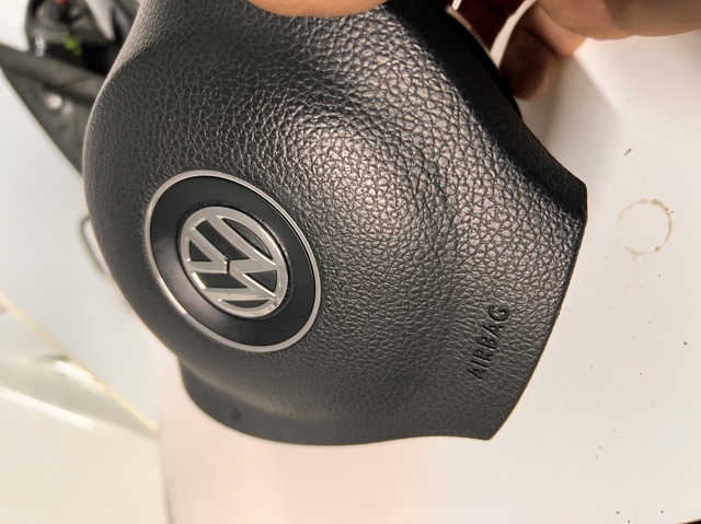 3C8880201T Подушка безопасности (AIRBAG) водительская купить Николаев