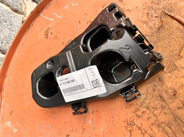 51129883542 BMW Кронштейн бампера заднего правый купить в Николаев