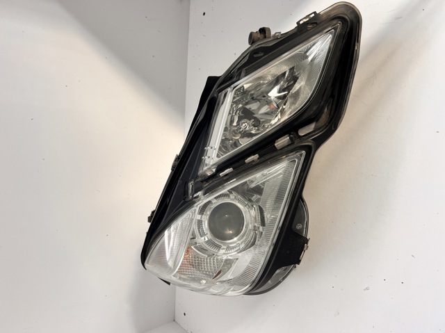 MERCEDES A2128200461 Правая фара в наличии Николаев