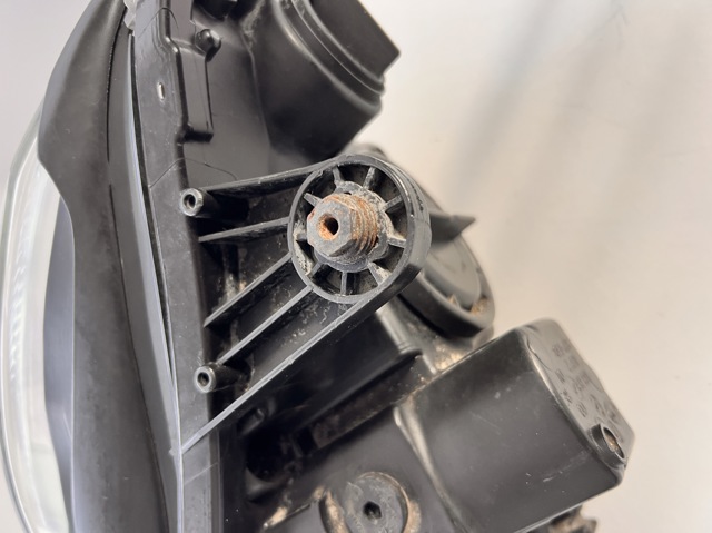 A2128200461 MERCEDES Правая фара купить в Полтава