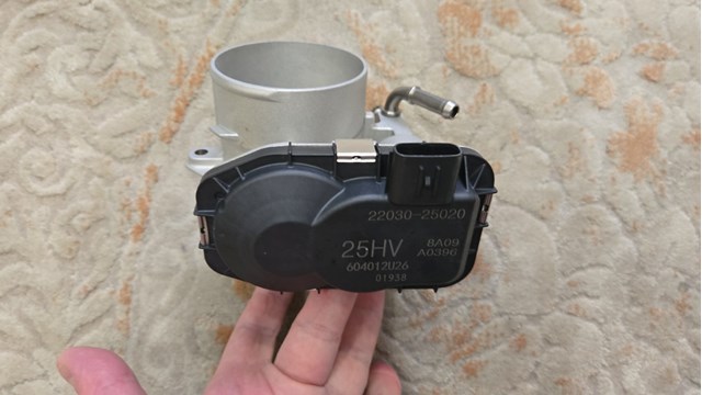 Дроссельная заслонка в сборе 2203025020 TOYOTA