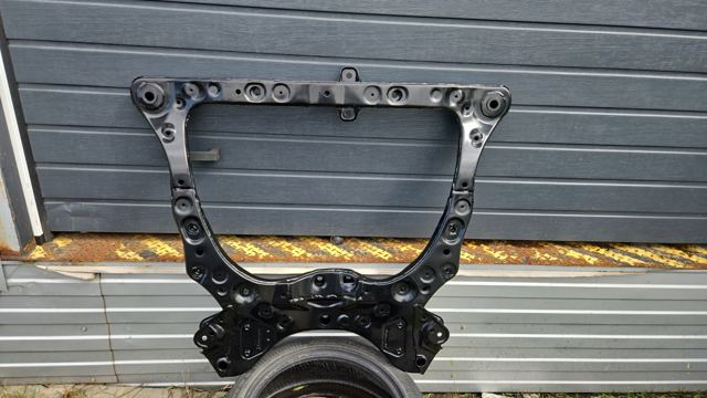 Передняя балка 5110030880 TOYOTA