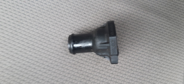 Водяной патрубок 026121145E VAG