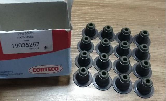 Сальник клапана впуск/выпуск, комплект на мотор 19035257 CORTECO