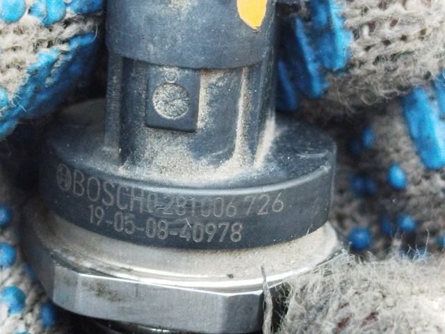 0281002839 BOSCH Датчик давления топлива купить в Киев