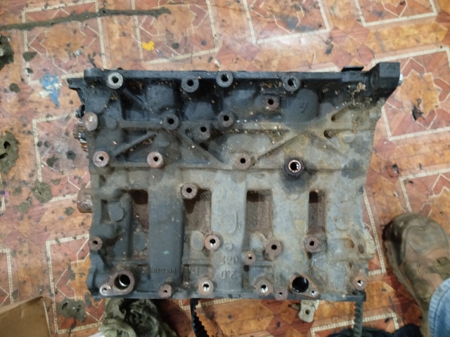 Мотор в сборе 04L100031C VAG