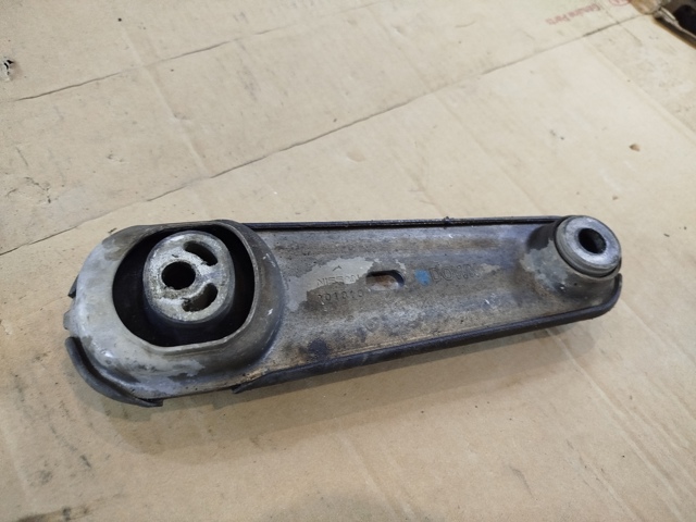 Задняя подушка двигателя 113605HA0A NISSAN
