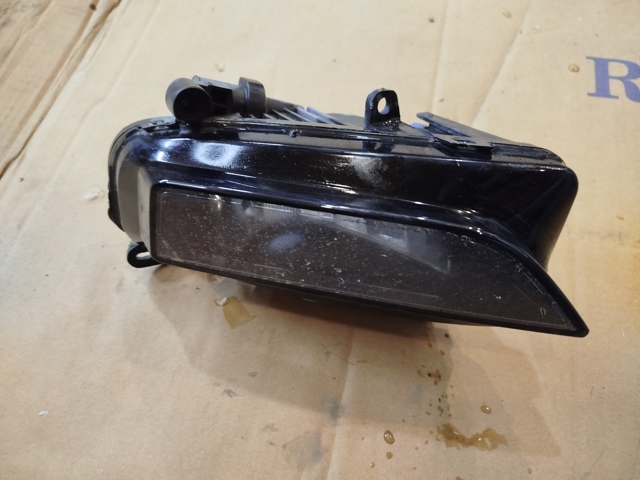 Фара противотуманная, правая 1NE010832081 HELLA
