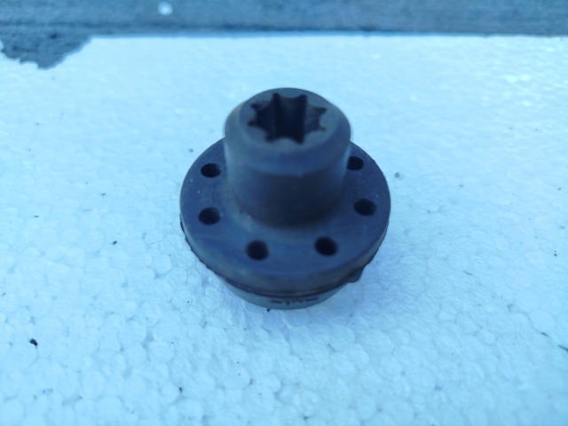 Подушка радиаотра нижняя 21507BR40A NISSAN
