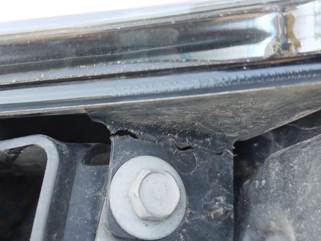 NISSAN 261558995A Фара противотуманная левая в наличии Тернополь