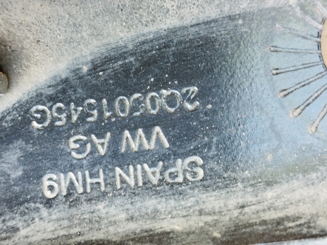 2Q0501545G Кронштейн задней балки купить Львов