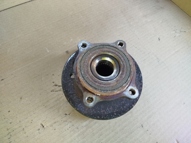Ступица колеса передняя 31226776162 BMW