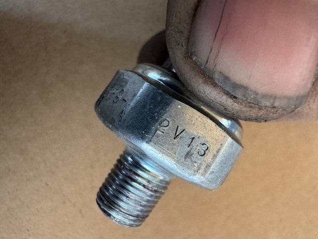 SUZUKI 3782080GP0 Датчик давления масла в наличии Киев