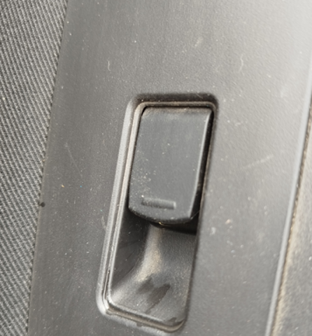Кнопка подъемника переднего правого стекла 3799568L00 SUZUKI