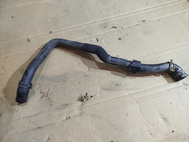 Патрубок системы охлаждения 3AA122157 VAG