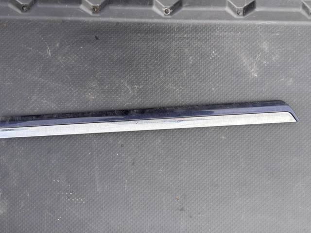 Молдинг двери задней правой нижний 3AA854950A VAG