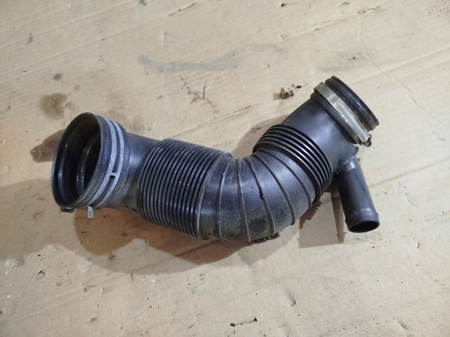 Патрубок расходомера воздуха Skoda SuperB 2