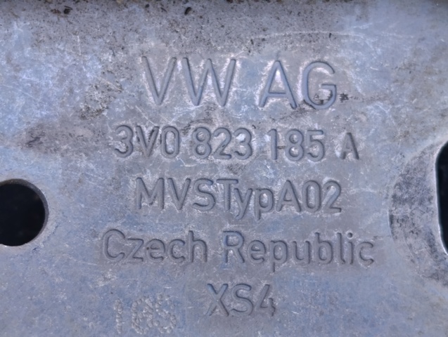 VAG 3V0823185A Стояк-крюк замка капота в наличии Полтава