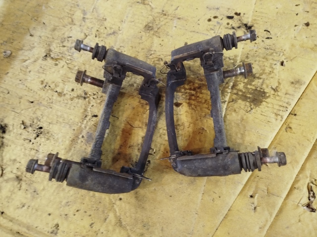 Суппорт тормозной, передний, правый 410014BA0C NISSAN
