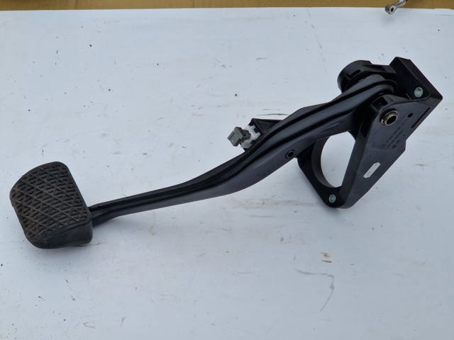 Педаль тормоза 465015DF1A NISSAN