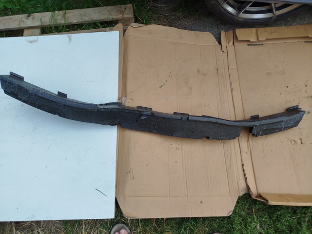 Наполнитель бампера переднего 51117396916 BMW