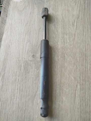 Стойка капота левая 51237148864 BMW
