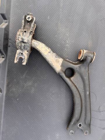 Рычаг передней подвески нижний, правый 51350TBAA01 HONDA