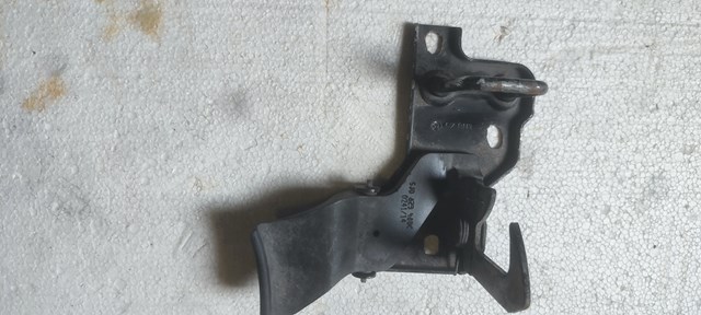 Стояк-крюк замка капота 5J0823480C VAG