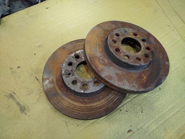 Диск тормозной передний Skoda SuperB 1