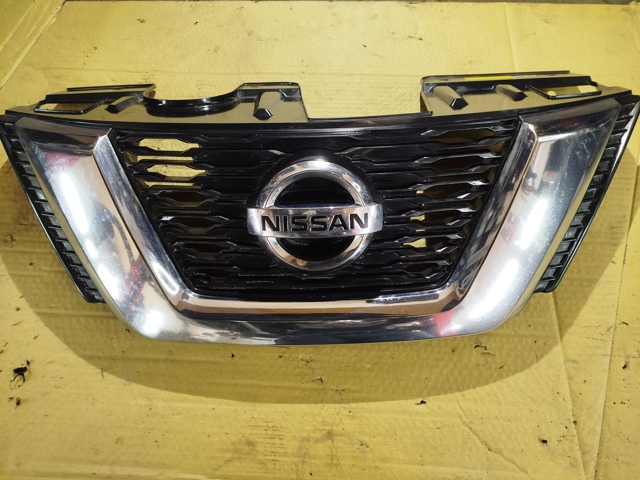 Решетка 623106FR0A NISSAN