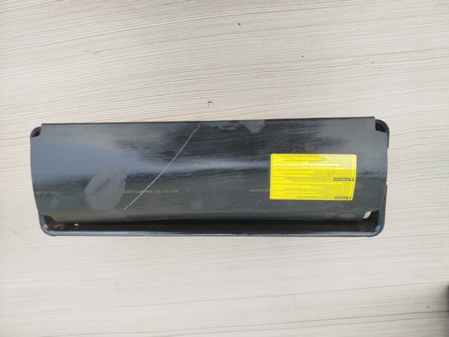 Подушка безопасности (AIRBAG) пассажирская, защиты коленей 68102342AF CHRYSLER