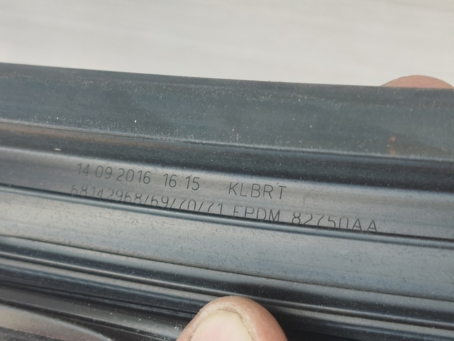 CHRYSLER 68142970AF Направляющая стекла рамки двери задней правой в наличии Запорожье