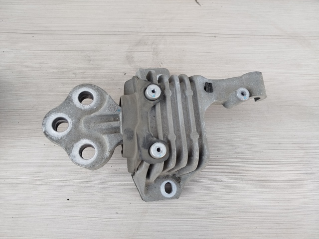 Подушка (опора) двигателя, левая 68164709AF CHRYSLER