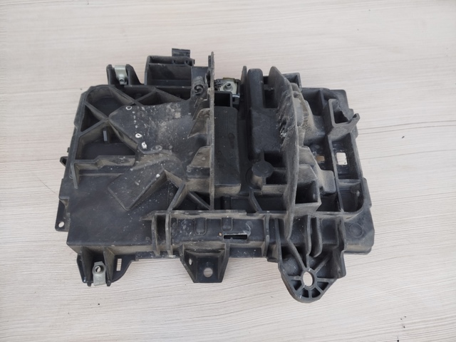 Подставка аккумулятора (АКБ) 68186053AC CHRYSLER