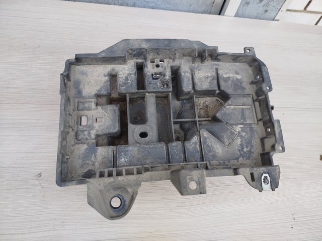 68186053AC CHRYSLER Крепление (подставка) аккумулятора (АКБ) купить в Черновцы