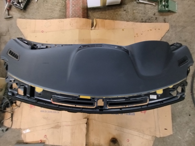 Передняя панель 682004CC0A NISSAN