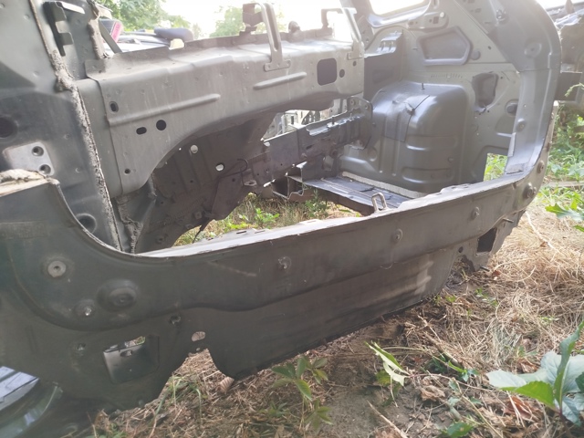 Задняя панель багажника 68223598AA CHRYSLER