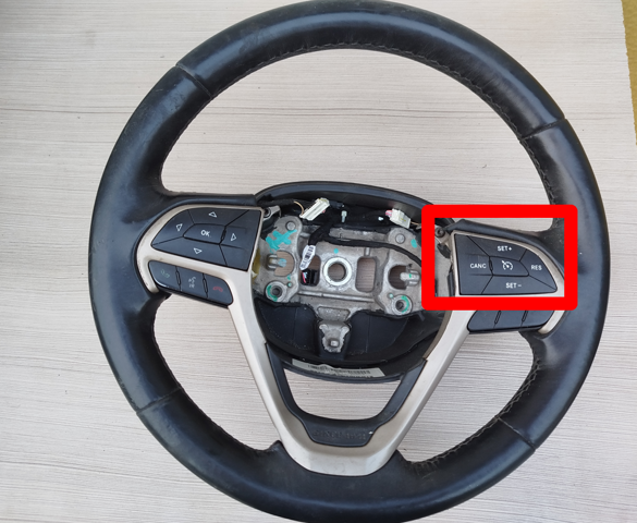 Блок кнопочных переключателей рулевого колеса 68245348AA CHRYSLER