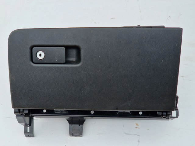 Ящик для перчаток 685005DC0A NISSAN
