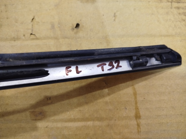808214CL0A NISSAN Молдинг опускного стекла двери передней левой купить в Житомир