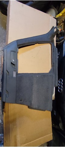 Облицовка багажного отсека, правая 8R0863880F VAG