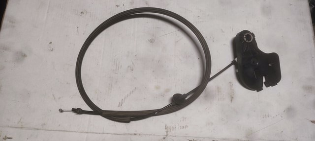 Кронштейн ручки открывания капота 8R1823633 VAG