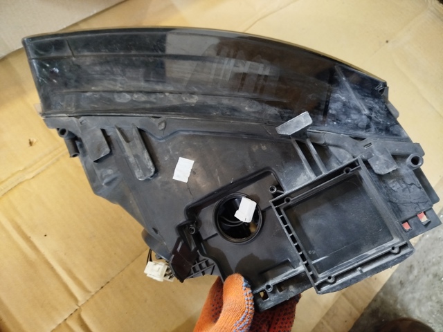 Вставка фары левой 8T0941029AK VAG