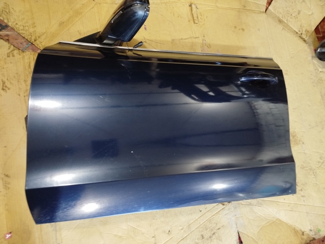 Передняя левая дверь 8T8831051C VAG