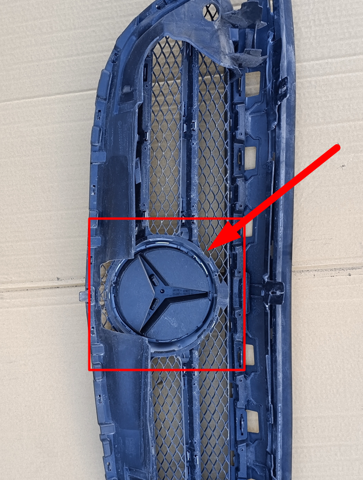 Кронштейн эмблемы решетки радиатора A0008880060 MERCEDES