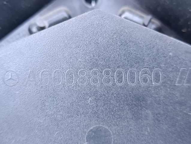 A0008880060 Кронштейн эмблемы решетки радиатора купить Житомир